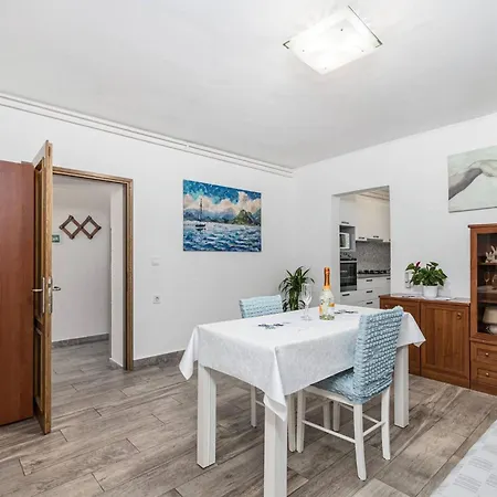 Erin By Rent Istria Appartement *